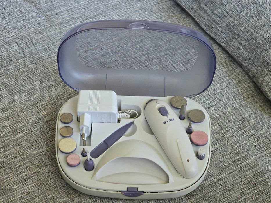 Маникюрный набор VITEK