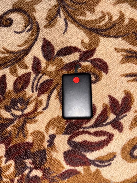 Повербанк для Iphoni