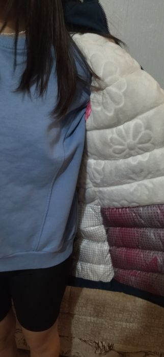 Продам куртки на девочку 140-160 см