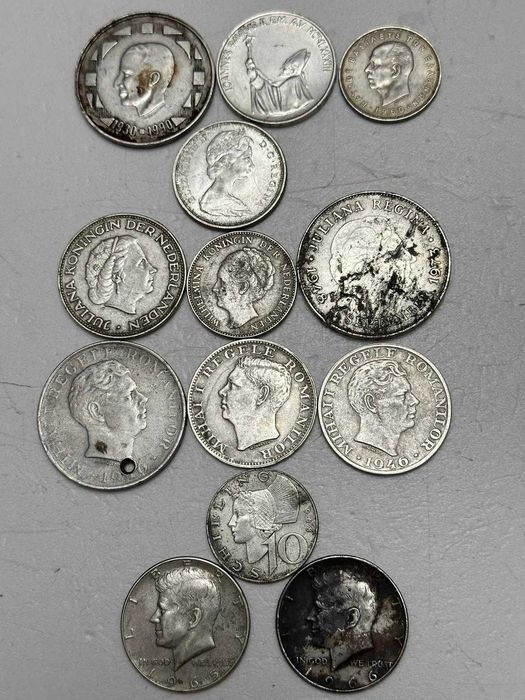 LOT 13 MONEDE ARGINT - Necuratate - Diferite Tari - 185g -10.5 lei/gr.