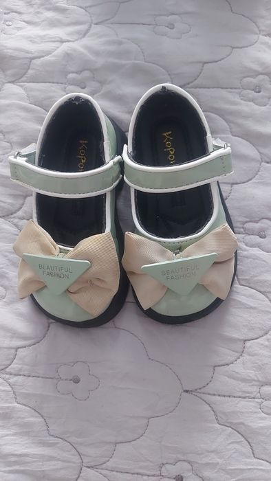 Продам детскую обувь