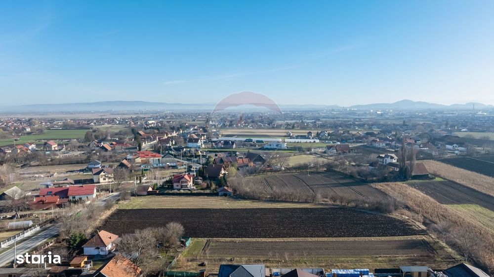 Teren intravilan 9.000 mp pentru dezvoltare rezidențială sau mixtă