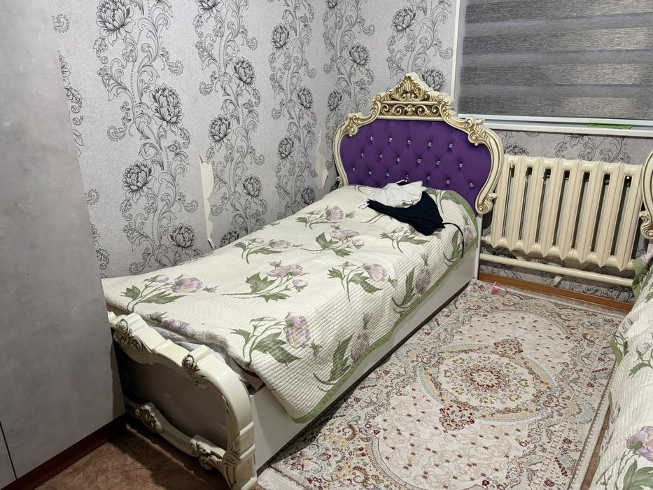Спальный кровать
