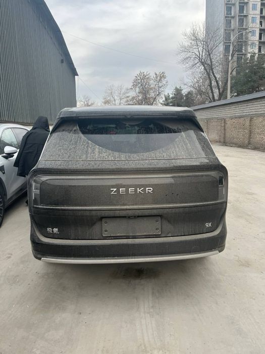 Zeekr 9x Max 2025
