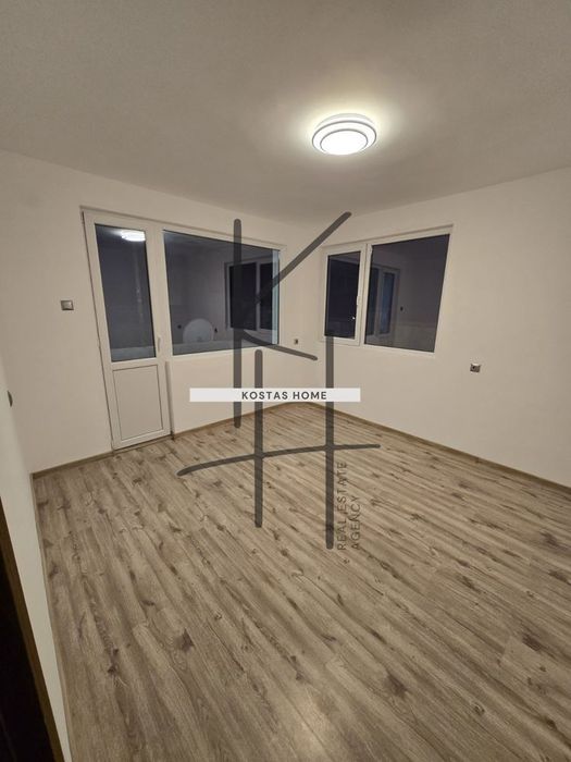 Продава се Четиристаен апартамент в Варна, Галата - 110 кв.м за 1020 €/кв.м - Снимка #3