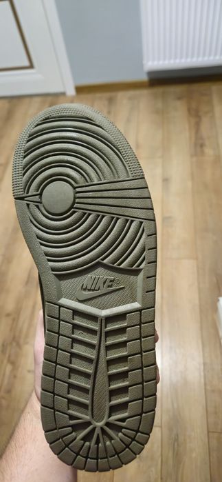 Jordan 1 Travis Scott Medium Olive
