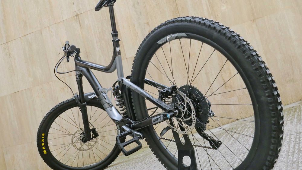 Giant Reign, 27.5 Enduro, RockShox Pike 160 мм, Shimano SLX/XT 1x11, Shigura 4 бутала