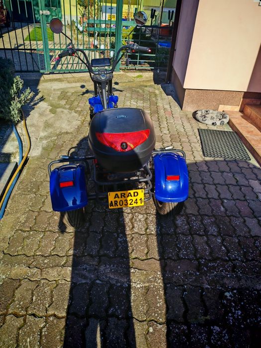 Vând scuter electric