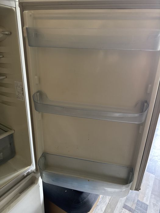 продам слабо работающий холодильник