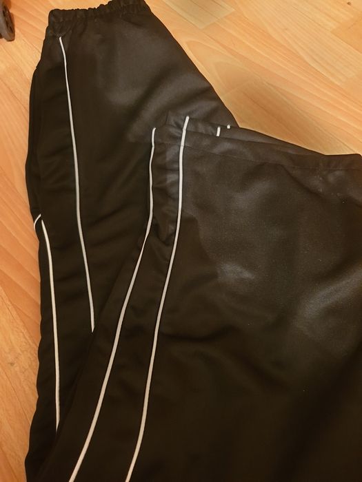 Продается спортивный костюм