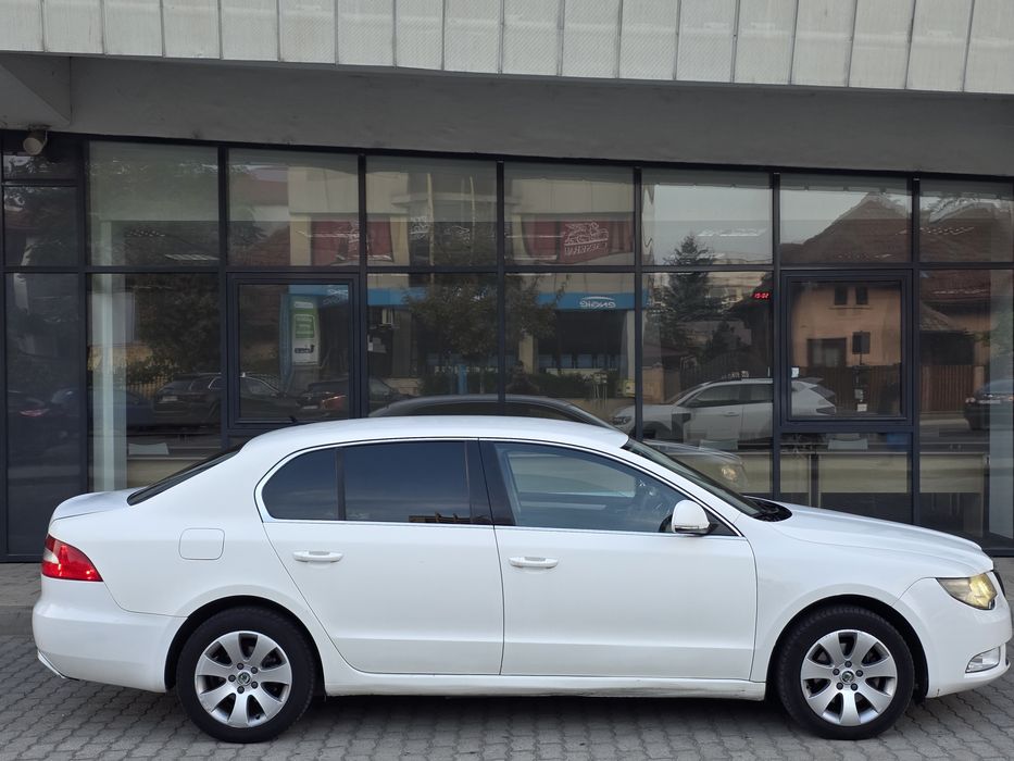 SKODA Superb 2011 — imagine 2