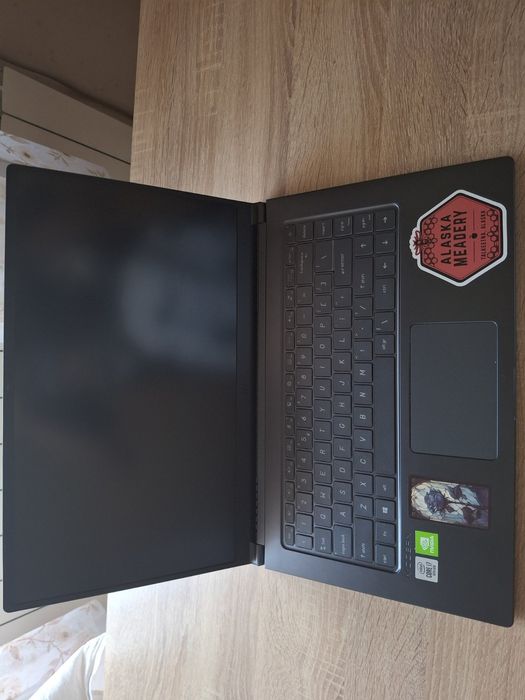 Лаптоп MSI Modern