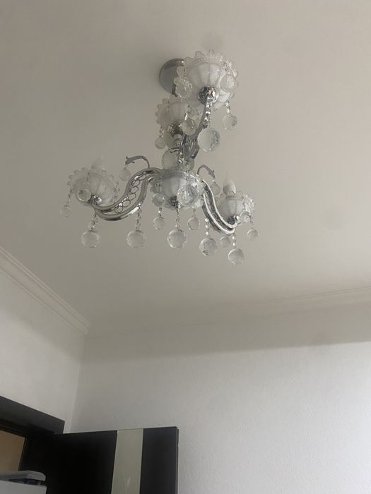 Продаю люстры разные