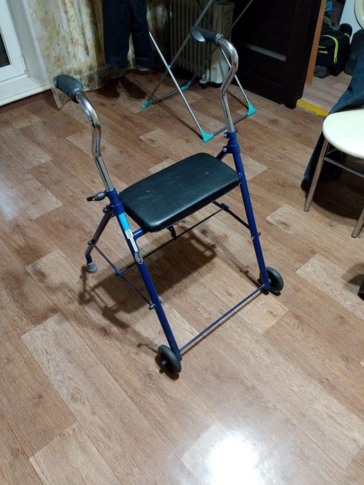 Ходунки для взрослого человека