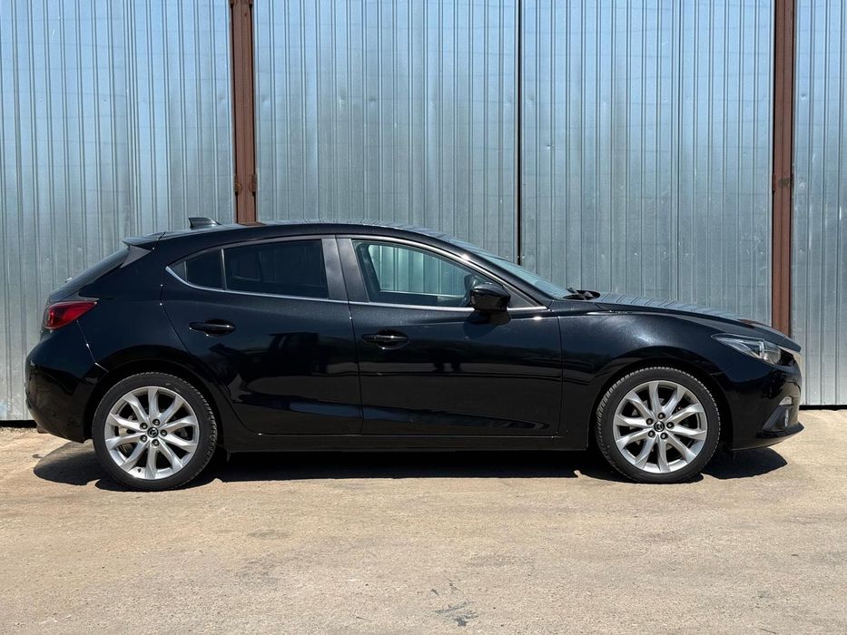 Mazda 3 Sport-Line G120 / Xenon / Head-up / Bose / Full istoric