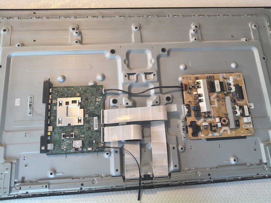 TV defect Samsung 55' UE55nu7102 pentru piese
