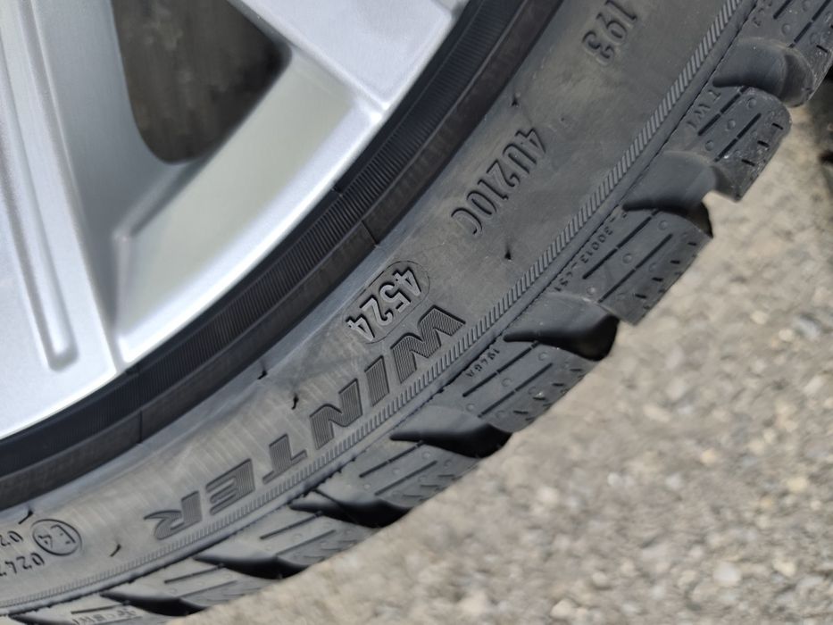 225/40/18" 4бр Pirelli Sotozero 3,dot4524,7mm