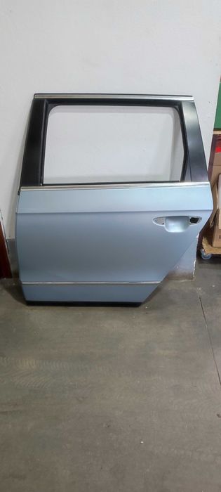 Usa spate stanga cu defect volkswagen vw passat b6 break culoare LB5M