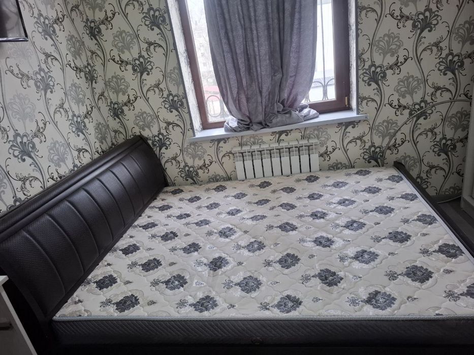 Двухспальная кровать