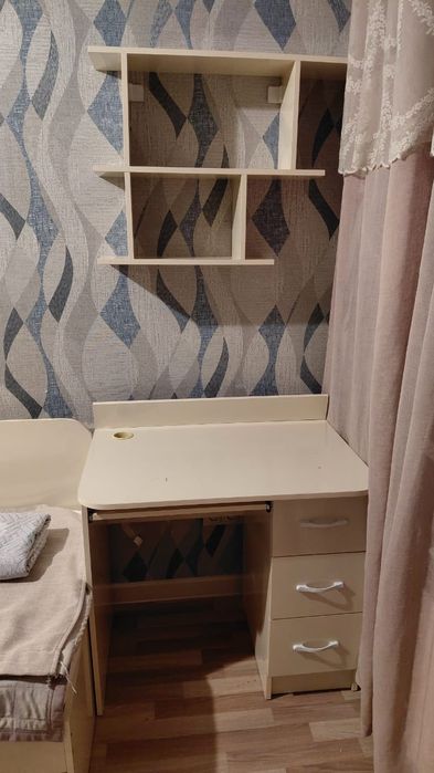 Детская гарнитура(шкаф + кровать + рабочий стол)