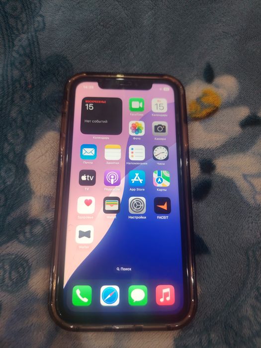 Продам Айфон 11.