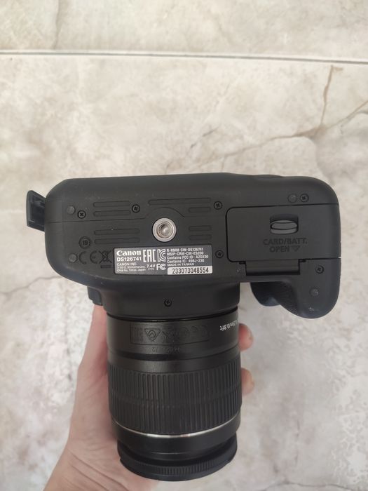 Фотоапарат Canon EOS 2000D