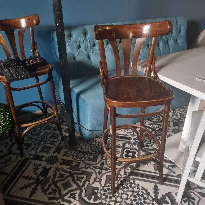 Vand 2 scaune de bar