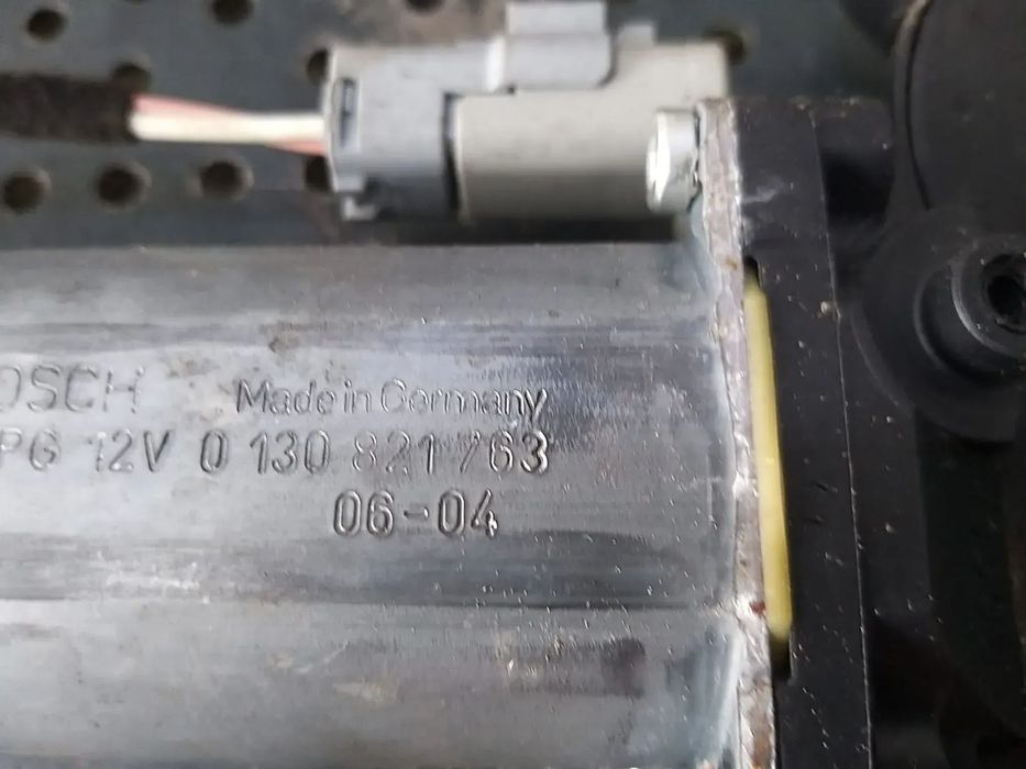 Motoras macara stanga fata citroen berlingo 0130821763