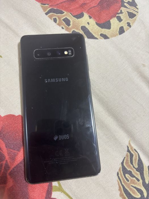 S 10 plus este bun