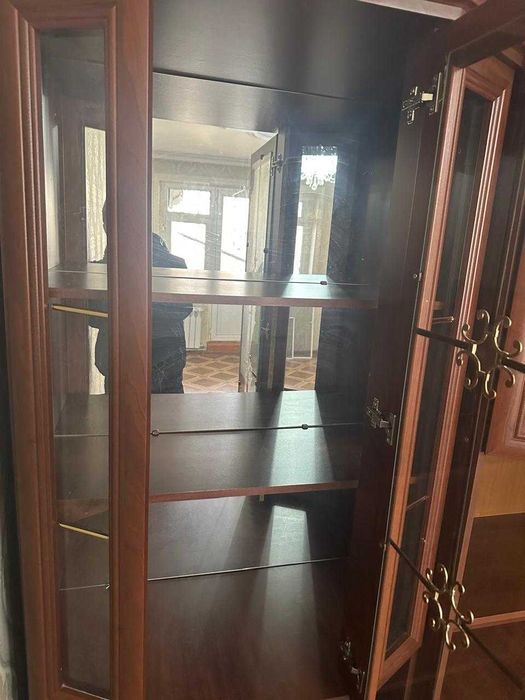 Сервант, Стенка срочно продам