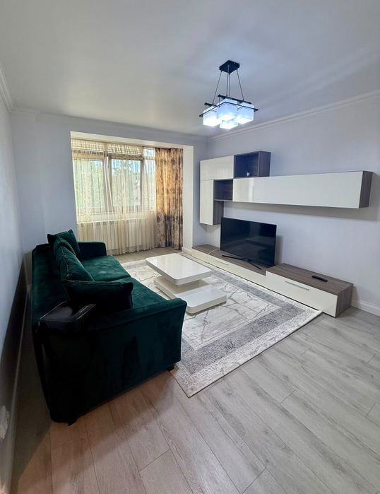 Închiriez apartament cu două camere  mobilat si utilat