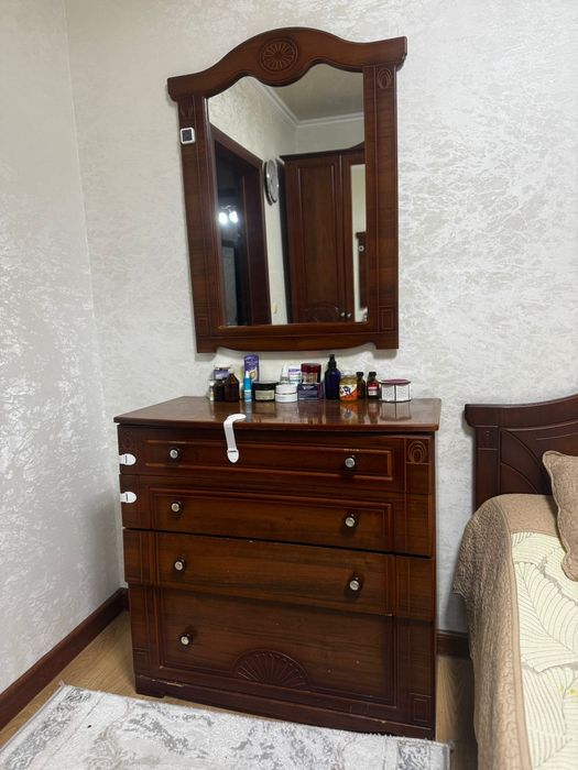 Продам спальний гарнитур