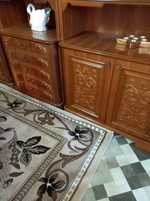 Mobilă clasică Italia + masă și scaune