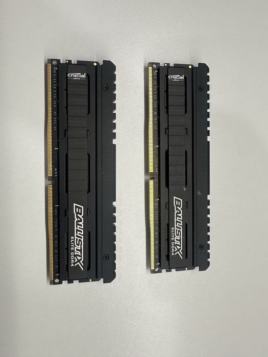 Оперативная память DDR4 2х8гб