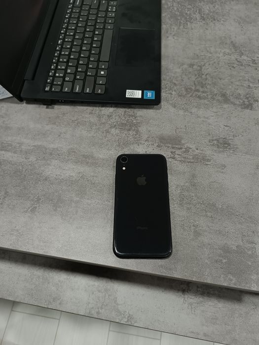 Iphone Xr ideal holatda