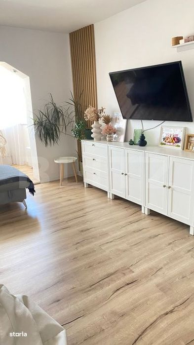 Apartament cu 3 camere, 71 mp, renovat complet, zona Tractorul