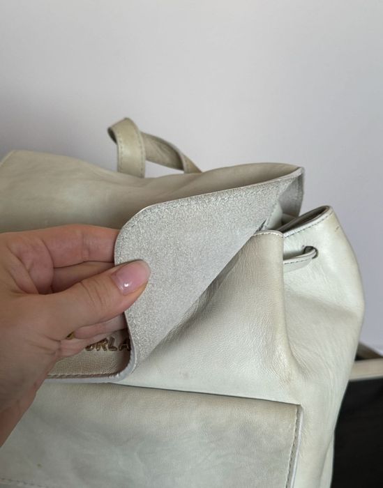 Раница Guess различни видове