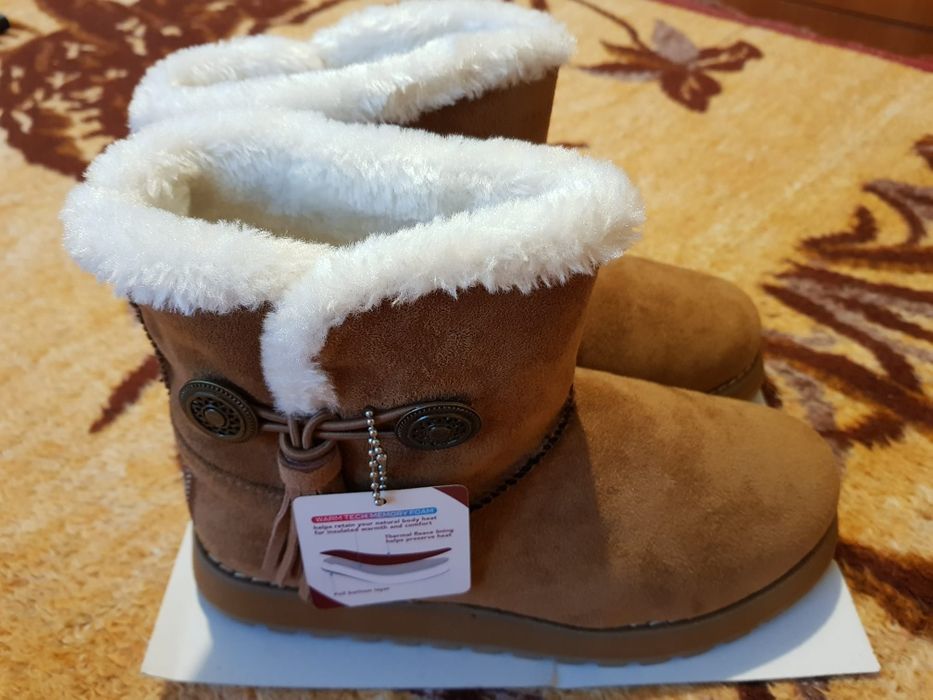 Ghete Skechers noi, imblanite, 36, tip UGG