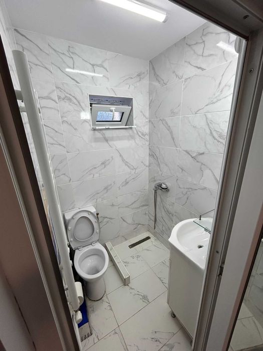 Inchiez apartament 2 camere la Delinzariu ,3 minute de plaje complet utila:,masina de spalat ,frigider ,aragaz etc