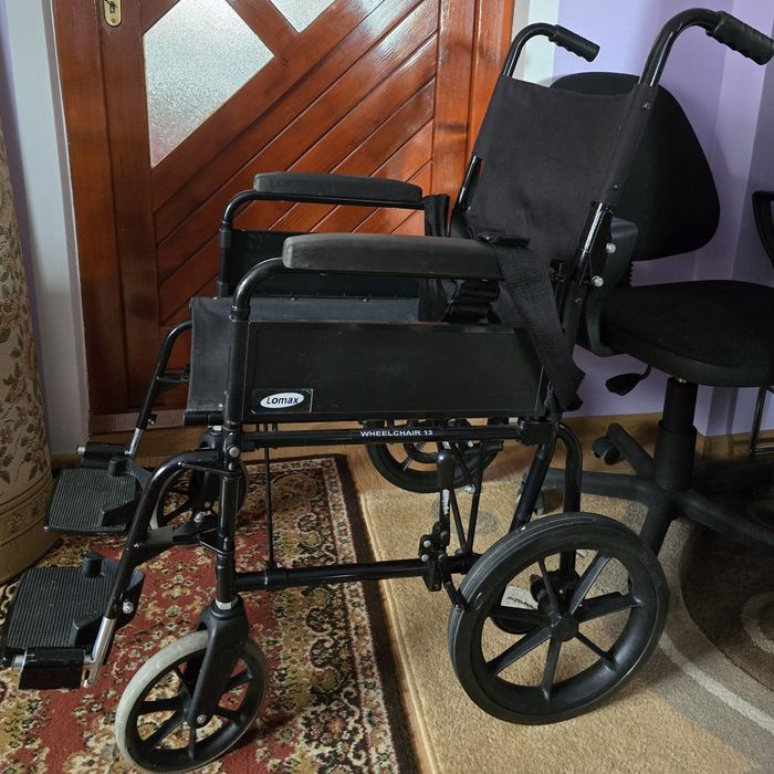 Vând cărucior medical