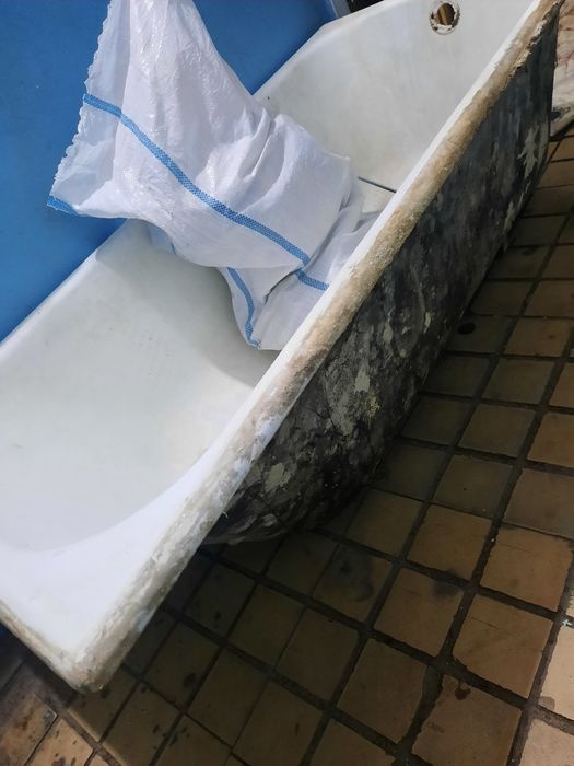 Чугунная ванна продается.