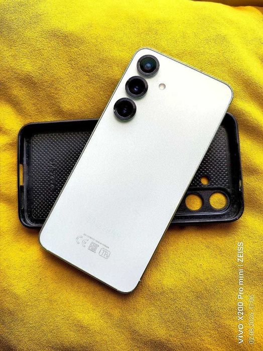 Продам телефон  Samsung S25 128/8
