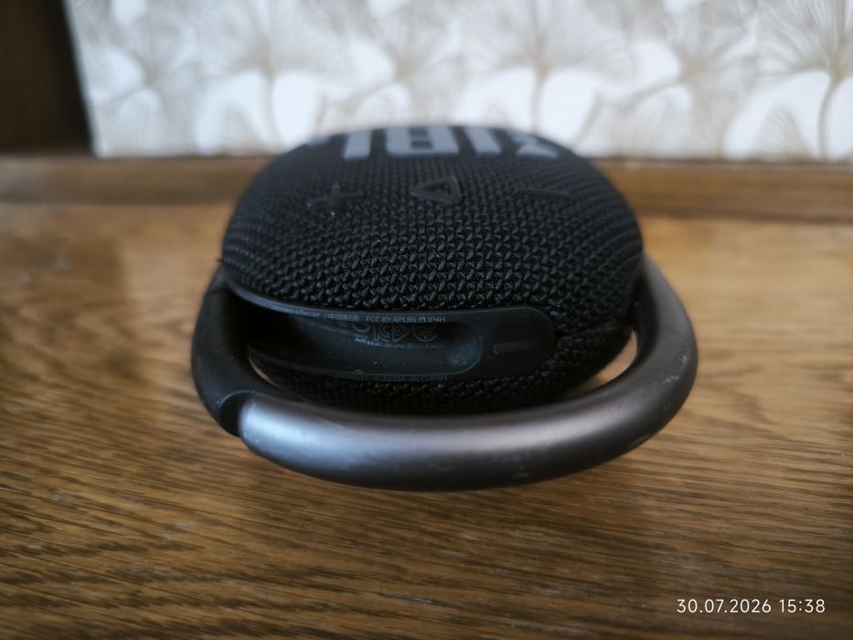 Boxa JBL Clip 4 vs Harman Kardon