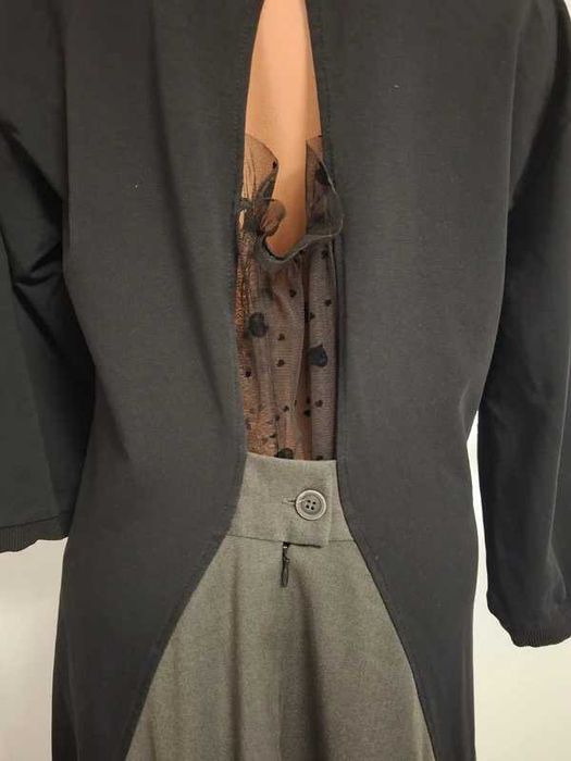 Rochie Wendy Trendy,neagră, asimetrica, cu tul și decupaj la spate, mărimea L