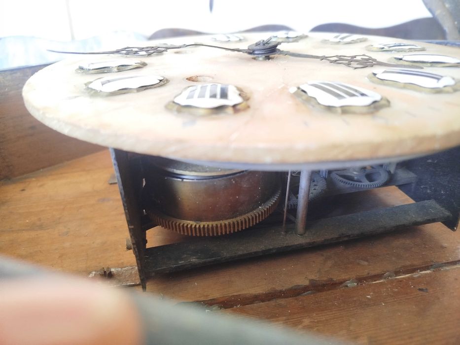 Антикварен Френски часовник с инкрустация от седеф