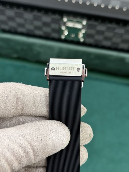 Hublot Classic Fusion Titanium King Gold 42mm – Black Dial, Automatic