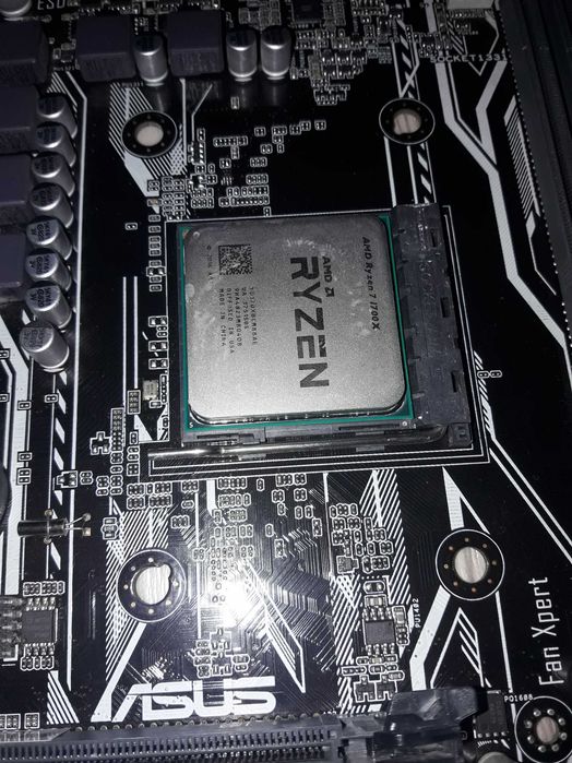 Продам комплект матплата A320m-k+ryzen7 1700x