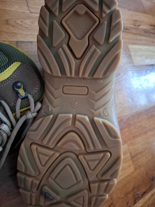 Обувки с метално бомбе No38