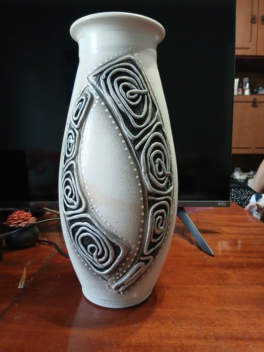 Продам  Ваза для цветов керамическая