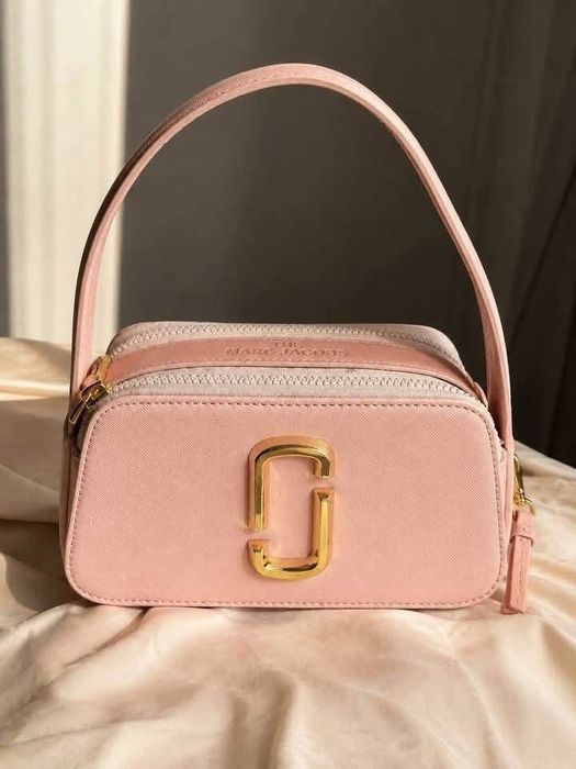 Чанта Marc Jacobs .
Цена: 35€